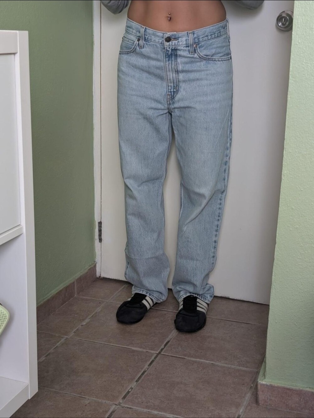 Levi's 501 Women's Light Wash Relaxed Straight Jeans Size W28 L30